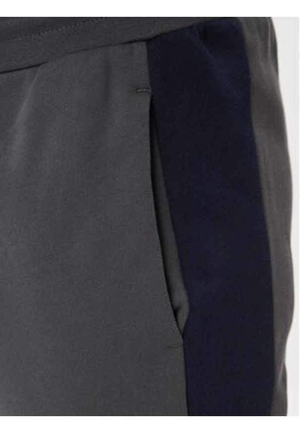 EA7 Emporio Armani Dres 7M000941 AF10377 U8117 Szary Regular Fit. Kolor: szary. Materiał: bawełna