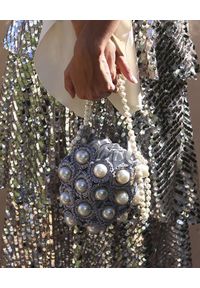 ALAMEDA TURQUESA - Srebrna torebka z perłami Hana. Kolor: srebrny. Wzór: aplikacja #2