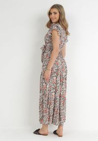 Born2be - Czarno-Biała Sukienka Rhenosyne. Okazja: na co dzień. Kolor: biały. Materiał: materiał. Wzór: kolorowy, kwiaty. Sezon: lato. Typ sukienki: kopertowe, rozkloszowane. Styl: casual. Długość: maxi #4