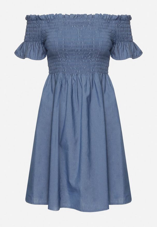 Born2be - Jasnoniebieska Bawełniana Sukienka Typu Hiszpanka z Marszczoną Górą Rialifea. Okazja: na co dzień. Typ kołnierza: dekolt hiszpanka. Kolor: niebieski. Materiał: bawełna. Długość rękawa: krótki rękaw. Typ sukienki: proste. Styl: casual