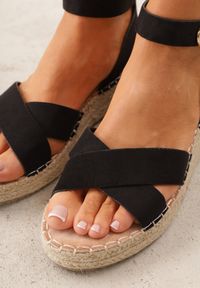 Renee - Czarne Sandały z Plecionki w Stylu Boho VICES z Paskami w Kształcie X Nahmala. Okazja: na co dzień. Zapięcie: pasek. Kolor: czarny. Wzór: paski, aplikacja. Sezon: lato. Styl: boho #7