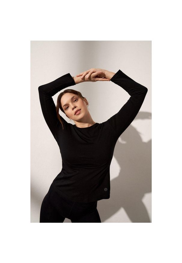 MOONHOLI - Longsleeve do jogi Moonholi Energy z długim rękawem. Kolor: czarny. Długość rękawa: długi rękaw. Długość: długie. Sport: joga i pilates