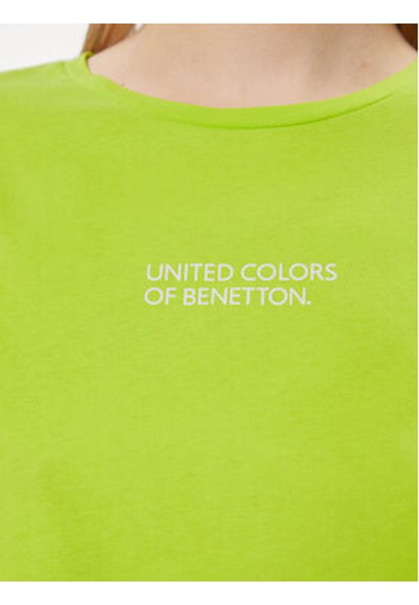 United Colors of Benetton - United Colors Of Benetton Koszulka piżamowa 30963M04R Zielony Regular Fit. Kolor: zielony. Materiał: bawełna
