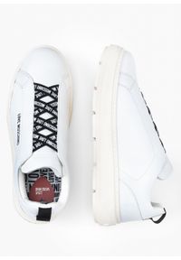 Love Moschino - Sneakersy damskie LOVE MOSCHINO JA15824G0GIA0-100. Okazja: na co dzień, na spacer, do pracy. Kolor: biały. Sport: turystyka piesza #4