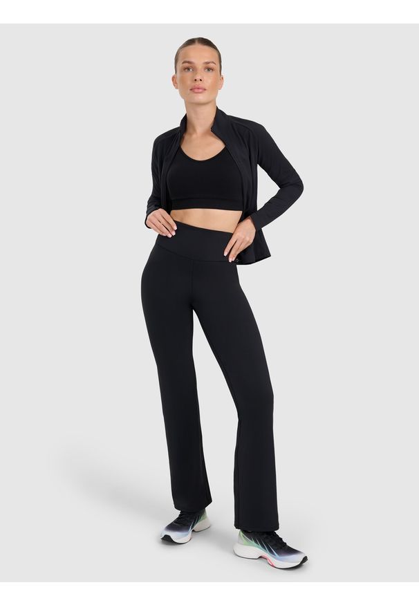 4f - 4F Spodnie treningowe szybkoschnące z prostymi nogawkami damskie - czarne S. Kolor: czarny. Materiał: syntetyk, materiał, tkanina. Sport: fitness