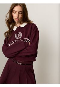 Sinsay - Bluza z bawełną z kołnierzykiem i nadrukiem - bordowy. Kolor: czerwony. Materiał: bawełna. Wzór: nadruk #1