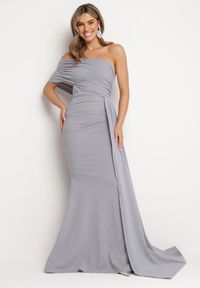 Born2be - Jasnoszara Dopasowana Sukienka Maxi z Ozdobnym Trenem Iralia. Kolor: szary. Typ sukienki: asymetryczne. Długość: maxi #6