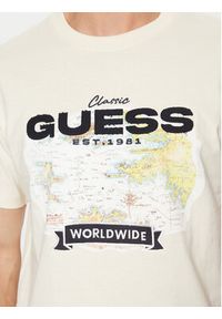 Guess T-Shirt M5RI10 I3Z14 Écru Regular Fit. Materiał: bawełna