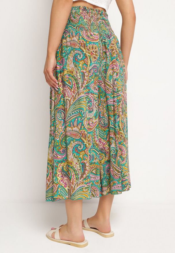 Born2be - Zielone Bawełniane Spodnie Kuloty z Wzorem Paisley Tarrisa. Okazja: na co dzień. Kolor: zielony. Materiał: bawełna. Wzór: paisley. Styl: casual, elegancki