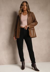 Renee - Czarne Jeansy Mom Fit w Klasycznym Stylu Bellaxia. Okazja: na spacer. Stan: podwyższony. Kolor: czarny. Styl: klasyczny #3