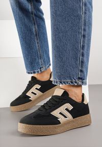 Born2be - Czarne Sneakersy z Geometrycznym Wzorem Adelnaria. Okazja: na co dzień. Kolor: czarny. Materiał: jeans. Wzór: geometria