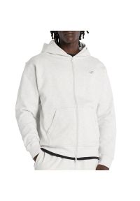 Bluza męska New Balance MJ53506AHH - szara. Typ kołnierza: kaptur. Kolor: szary. Materiał: dresówka, bawełna. Wzór: napisy. Styl: klasyczny #1