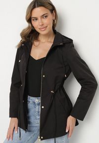 Born2be - Czarna Kurtka Parka ze Ściągaczem w Talii i Odpinanym Kapturem Elanoreta. Okazja: na co dzień. Kolor: czarny. Materiał: jeans. Styl: elegancki, casual #3