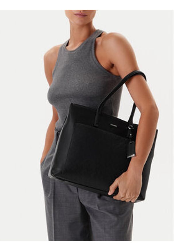 Calvin Klein Torebka Ck Must Aop Medium Shopper W/Poc LV04F3225G Czarny. Kolor: czarny. Materiał: skórzane