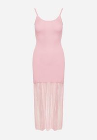 Born2be - Różowa Prążkowana Sukienka Koktajlowa Ozdobiona Koronką Sonalitea. Kolor: różowy. Materiał: prążkowany, koronka. Wzór: koronka, aplikacja. Styl: wizytowy #6