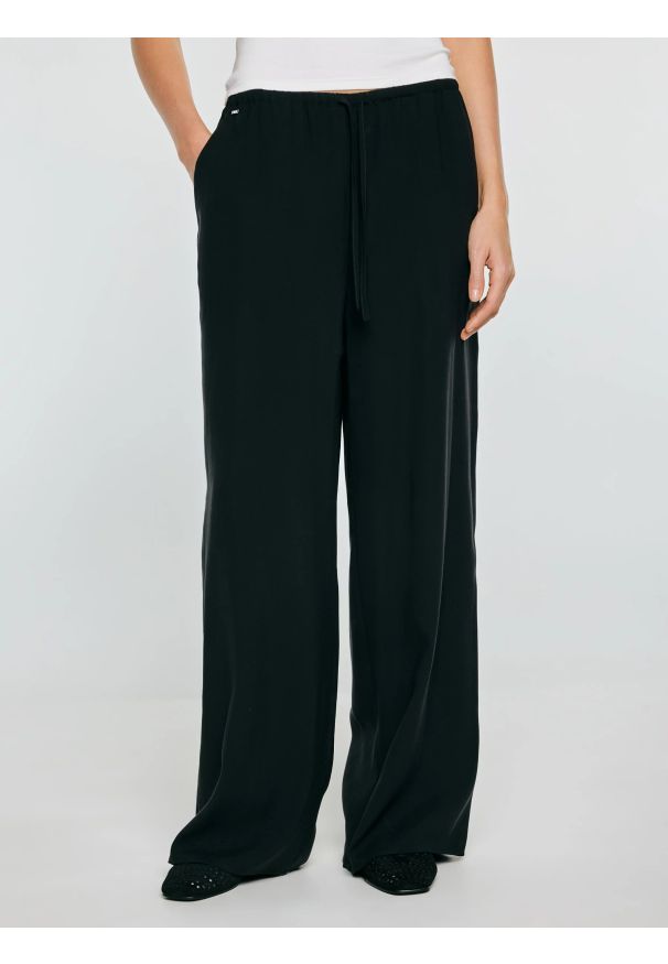 Big-Star - Spodnie damskie wide czarne Arakia 906. Okazja: na co dzień. Kolor: czarny. Materiał: wiskoza, poliester. Styl: casual