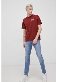 Levi's® - Levi's T-shirt bawełniany kolor bordowy gładki. Okazja: na spotkanie biznesowe. Kolor: czerwony. Materiał: bawełna. Wzór: gładki. Styl: biznesowy #4