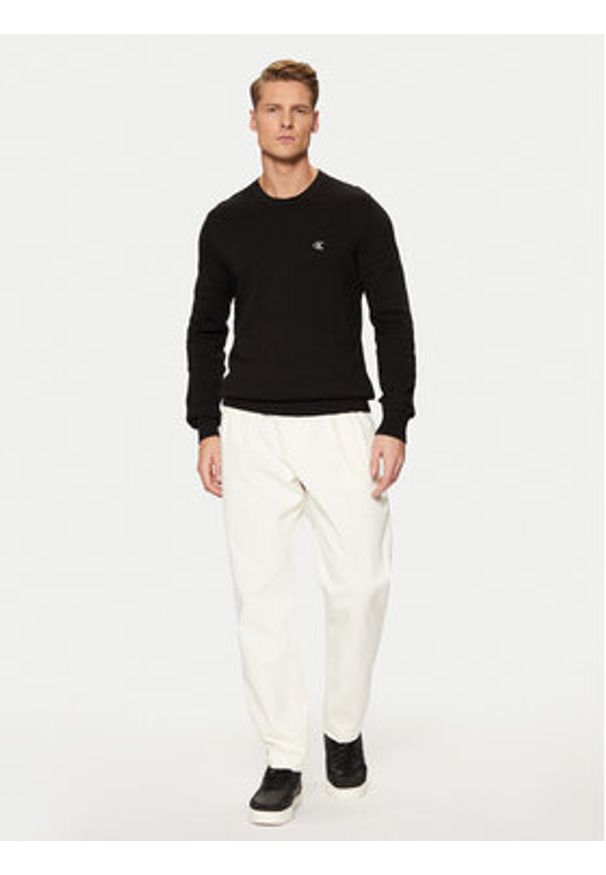 Calvin Klein Jeans Sweter J30J326745 Czarny Regular Fit. Kolor: czarny. Materiał: bawełna