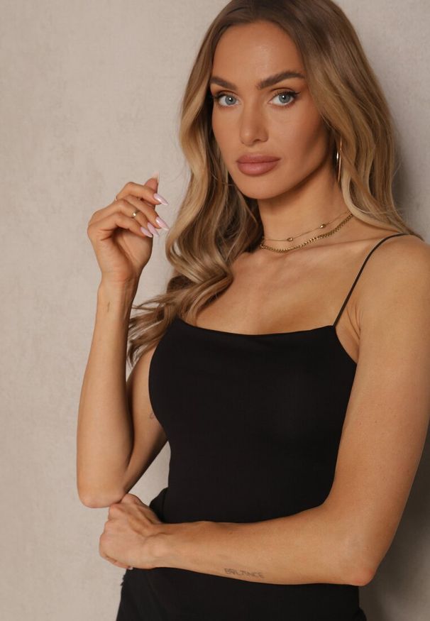 Renee - Czarny Basicowy Top z Wiskozą Sophelisse. Okazja: na co dzień. Kolor: czarny. Materiał: wiskoza. Styl: elegancki, casual