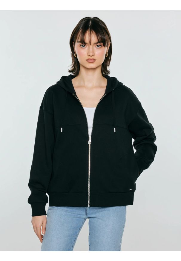 Big-Star - Bluza damska z kapturem rozpinana czarna Selina 906. Okazja: na co dzień. Typ kołnierza: kaptur. Kolor: czarny. Materiał: dzianina. Wzór: ze splotem. Styl: casual