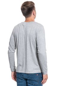 Wrangler - WRANGLER LS MODERN AMERICANA MĘSKA KOSZULKA LONGSLEEVE MID GREY MEL W7G0D3X37. Kolor: szary. Długość rękawa: długi rękaw