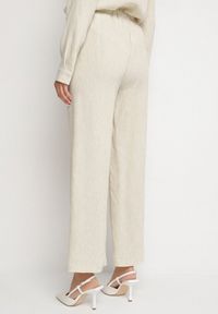 Born2be - Beżowe Szerokie Spodnie z Wiskozy z Wiązaniem w Talii Lilriz. Okazja: na co dzień. Kolor: beżowy. Materiał: wiskoza. Styl: klasyczny, casual, elegancki #4
