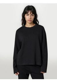 Sinsay - Bawełniana koszulka z gęstego splotu Interlock - czarny. Kolor: czarny. Materiał: bawełna. Wzór: ze splotem