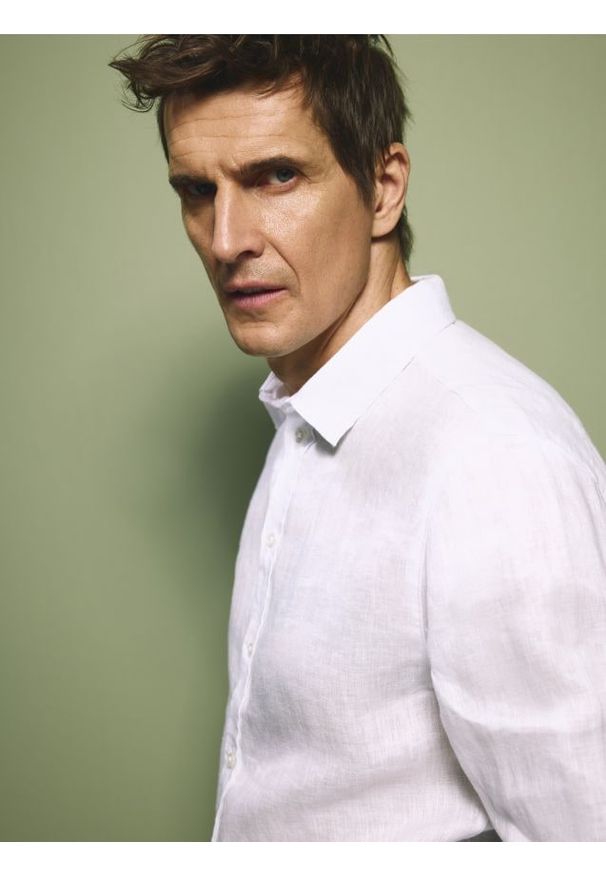 Reserved - Lniana koszula slim fit - biały. Kolor: biały. Materiał: len