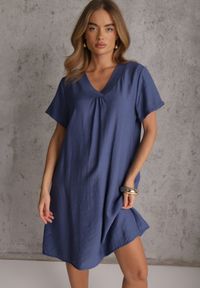Renee - Niebieska Wiskozowa Sukienka Pudełkowa z Dekoltem w Serek Noludig. Typ kołnierza: dekolt w serek. Kolekcja: plus size. Kolor: niebieski. Materiał: wiskoza. Typ sukienki: dla puszystych #1