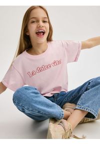 Reserved - Bawełniany t-shirt z nadrukiem - różowy. Kolor: różowy. Materiał: bawełna. Wzór: nadruk #1