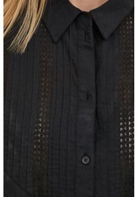 JDY koszula bawełniana damska kolor czarny relaxed z kołnierzykiem klasycznym. Typ kołnierza: kołnierzyk klasyczny. Kolor: czarny. Materiał: bawełna. Styl: klasyczny