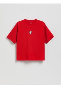 Reserved - T-shirt z nadrukiem - czerwony. Kolor: czerwony. Materiał: dzianina, bawełna. Wzór: nadruk