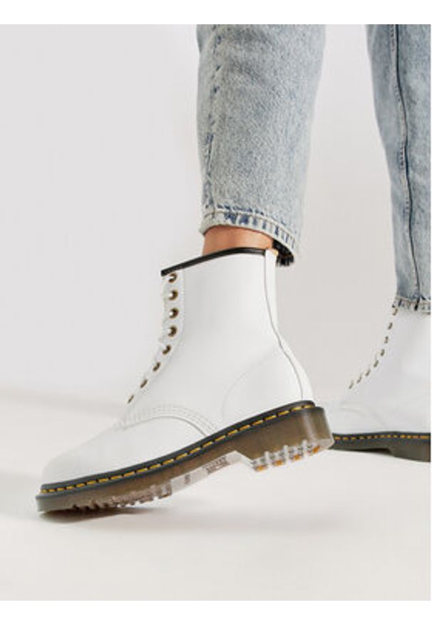 Dr. Martens Glany 27213113 Biały. Kolor: biały. Materiał: skóra