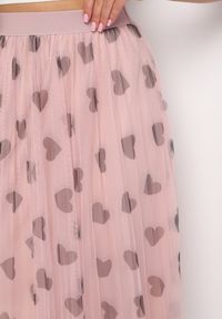 Born2be - Różowa Plisowana Tiulowa Spódnica z Gumką w Pasie i Aplikacjami Serduszkami Missalica. Okazja: na co dzień. Kolor: różowy. Materiał: tiul. Wzór: aplikacja. Styl: casual, elegancki #2