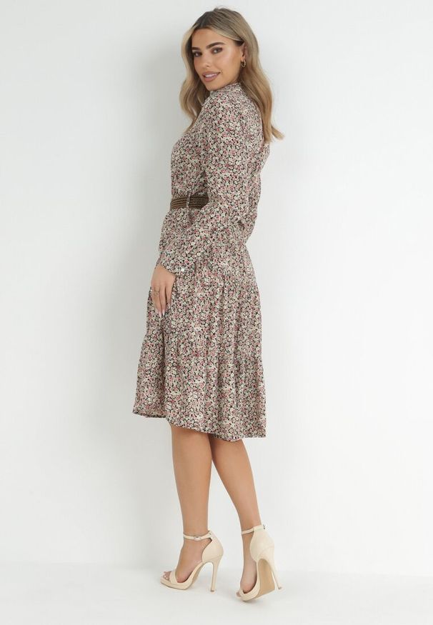 Born2be - Beżowo-Czarna Sukienka Ampissa. Typ kołnierza: kołnierz z falbankami. Kolor: beżowy. Wzór: kwiaty, nadruk, aplikacja. Styl: klasyczny. Długość: midi