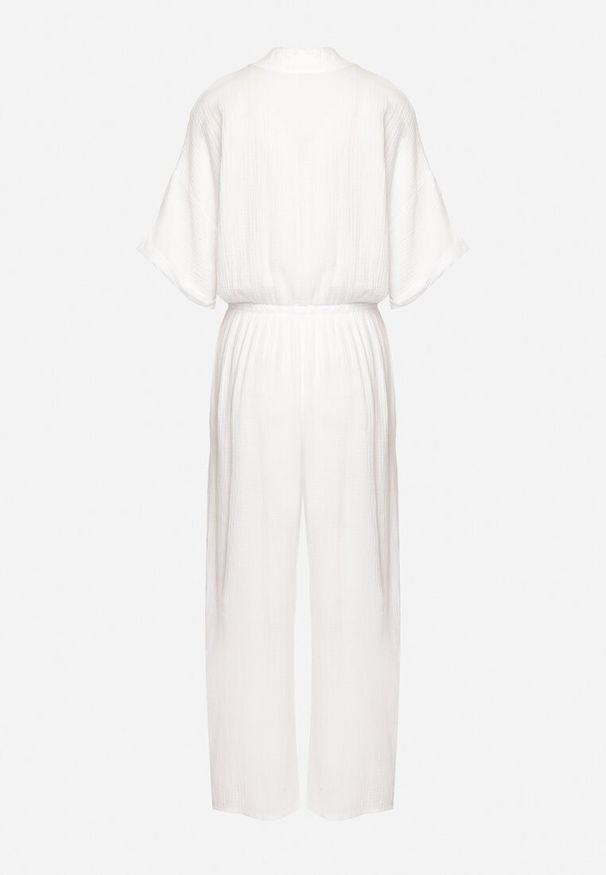 Born2be - Biały Bawełniany Kombinezon z Koszulową Górą i Prostymi Spodniami Namsore. Kolor: biały. Materiał: bawełna. Styl: elegancki, klasyczny