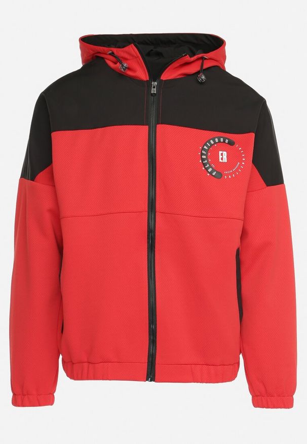 Born2be - Czarno-Czerwona Kurtka Przejściowa Wiatrówka z Kapturem i Ozdobnym Nadrukiem Amastra. Typ kołnierza: kaptur. Kolor: czarny. Wzór: nadruk