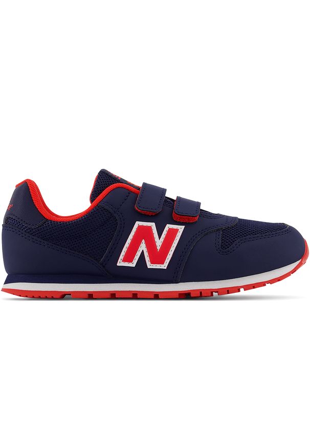 Buty New Balance PV500PN1 – granatowe. Okazja: na uczelnię. Zapięcie: rzepy. Kolor: niebieski. Materiał: skóra, syntetyk, materiał. Szerokość cholewki: normalna. Sport: turystyka piesza