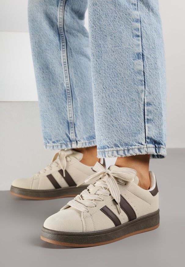 Renee - Beżowo-Brązowe Sneakersy Ozdobione Paskami Dolirenna. Okazja: na co dzień. Zapięcie: pasek. Kolor: beżowy. Materiał: jeans. Wzór: aplikacja