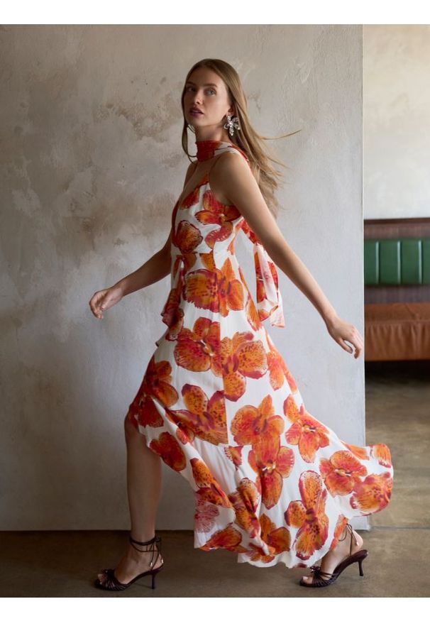 Reserved - Wzorzysta sukienka z szarfą - wielobarwny. Materiał: wiskoza