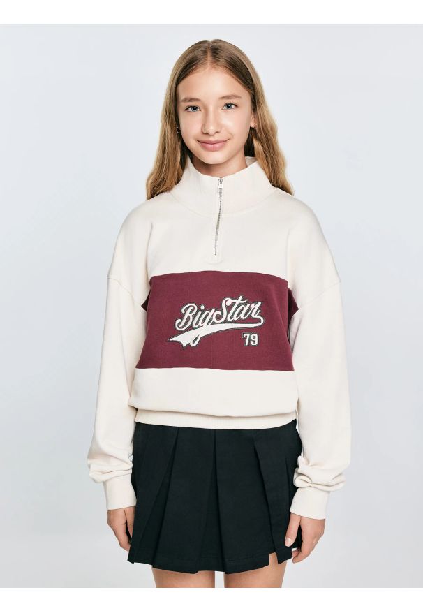 Big-Star - Bluza dziewczęca z krótkim zamkiem kremowa Rossalia 103. Okazja: na uczelnię, na spacer, na co dzień. Kolor: biały. Materiał: dresówka, dzianina. Długość: krótkie. Wzór: ze splotem, haft, aplikacja. Styl: casual