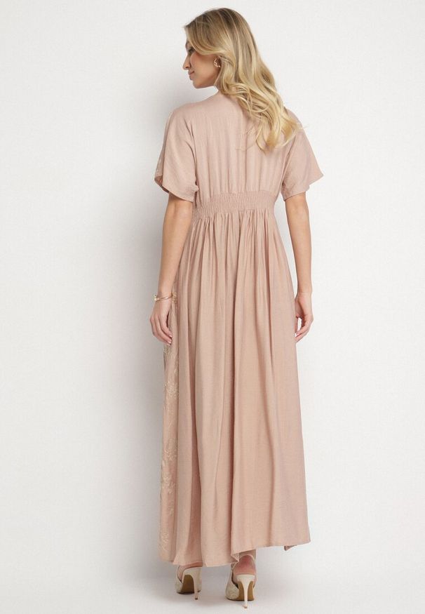 Born2be - Beżowa Wiskozowa Sukienka z Metaliczną Nicią i Haftem Nelvesia. Okazja: na co dzień. Kolor: beżowy. Materiał: wiskoza. Wzór: haft. Sezon: wiosna. Styl: elegancki, klasyczny, casual