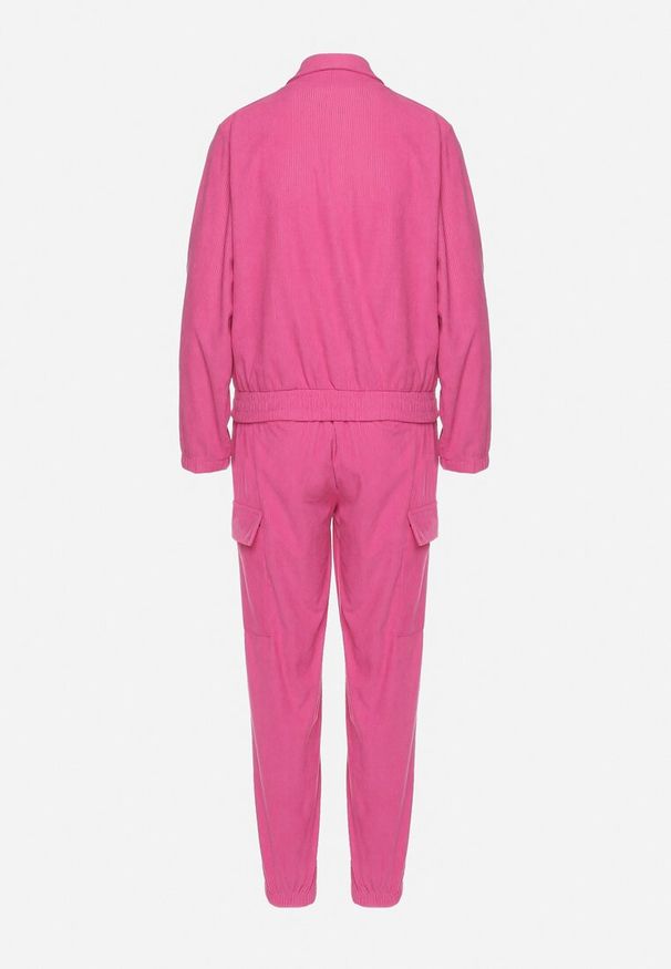 Born2be - Fuksjowy Komplet Dresowy Utility z Bluzą z Kołnierzykiem i Joggerami z Szerokimi Klapami Imixa. Kolor: różowy. Materiał: dresówka. Wzór: aplikacja