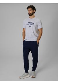 4f - 4F Spodnie dresowe joggery męskie - granatowe XL. Kolor: niebieski. Materiał: dresówka. Sport: fitness #1