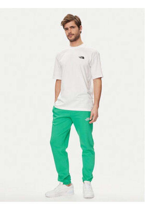 The North Face T-Shirt Simple Dome NF0A87NR Biały Oversize. Kolor: biały. Materiał: bawełna