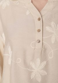 Born2be - Beżowa Koszula z Wiskozy z Haftowanymi Kwiatami Sylimeine. Okazja: na co dzień. Kolekcja: plus size. Kolor: beżowy. Materiał: wiskoza. Wzór: haft, kwiaty. Sezon: lato. Styl: casual, klasyczny #4