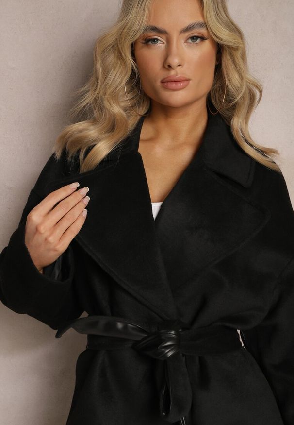 Renee - Czarny Klasyczny Płaszcz Wiązany Paskiem w Talii Aniele. Kolor: czarny. Styl: klasyczny