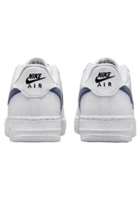 Nike - Damskie Skórzane Buty Sportowe Air Force 1 Swoosh. Kolor: biały. Materiał: skóra. Sezon: zima. Styl: sportowy