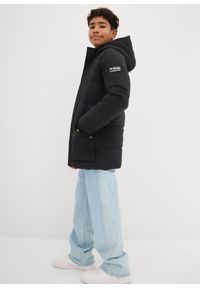 bonprix - Pikowana parka ze sportowymi detalami i kapturem. Kolor: czarny. Sezon: zima. Styl: sportowy #2