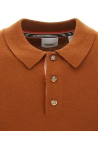 Burberry - BURBERRY - Brązowa koszulka polo. Typ kołnierza: polo. Kolor: brązowy. Materiał: wełna. Długość rękawa: długi rękaw. Długość: długie. Wzór: aplikacja. Styl: klasyczny #2